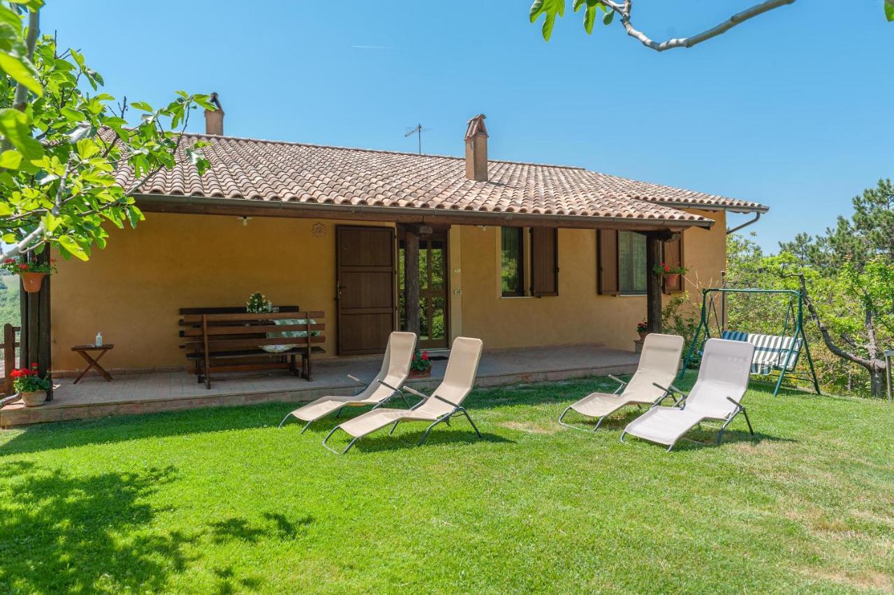 Agriturismo Le Dolci Colline Valfabbrica Εξωτερικό φωτογραφία
