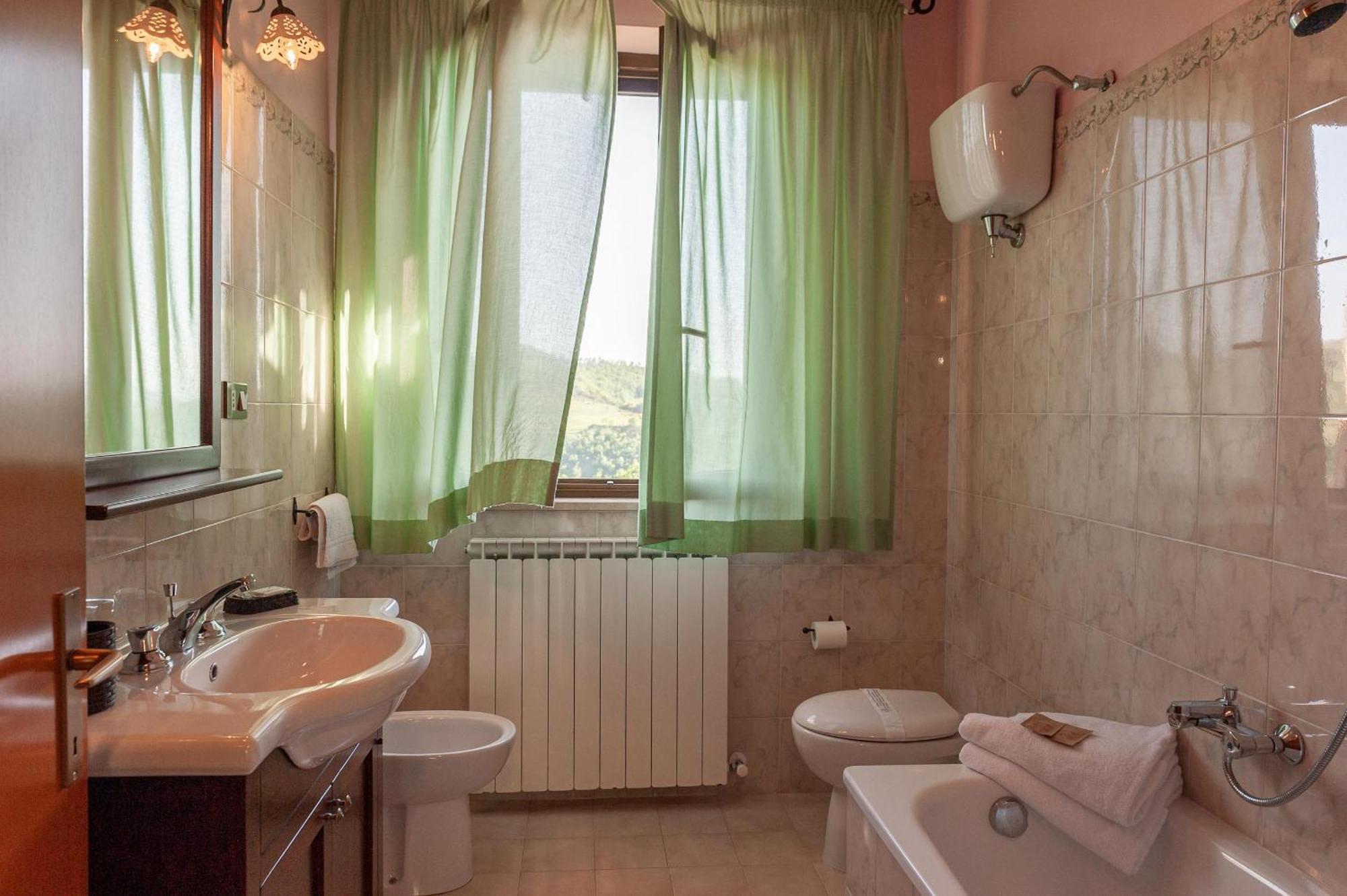 Agriturismo Le Dolci Colline Valfabbrica Δωμάτιο φωτογραφία